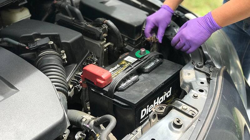 باتری خودروی نصب شده بر روی ماشین
